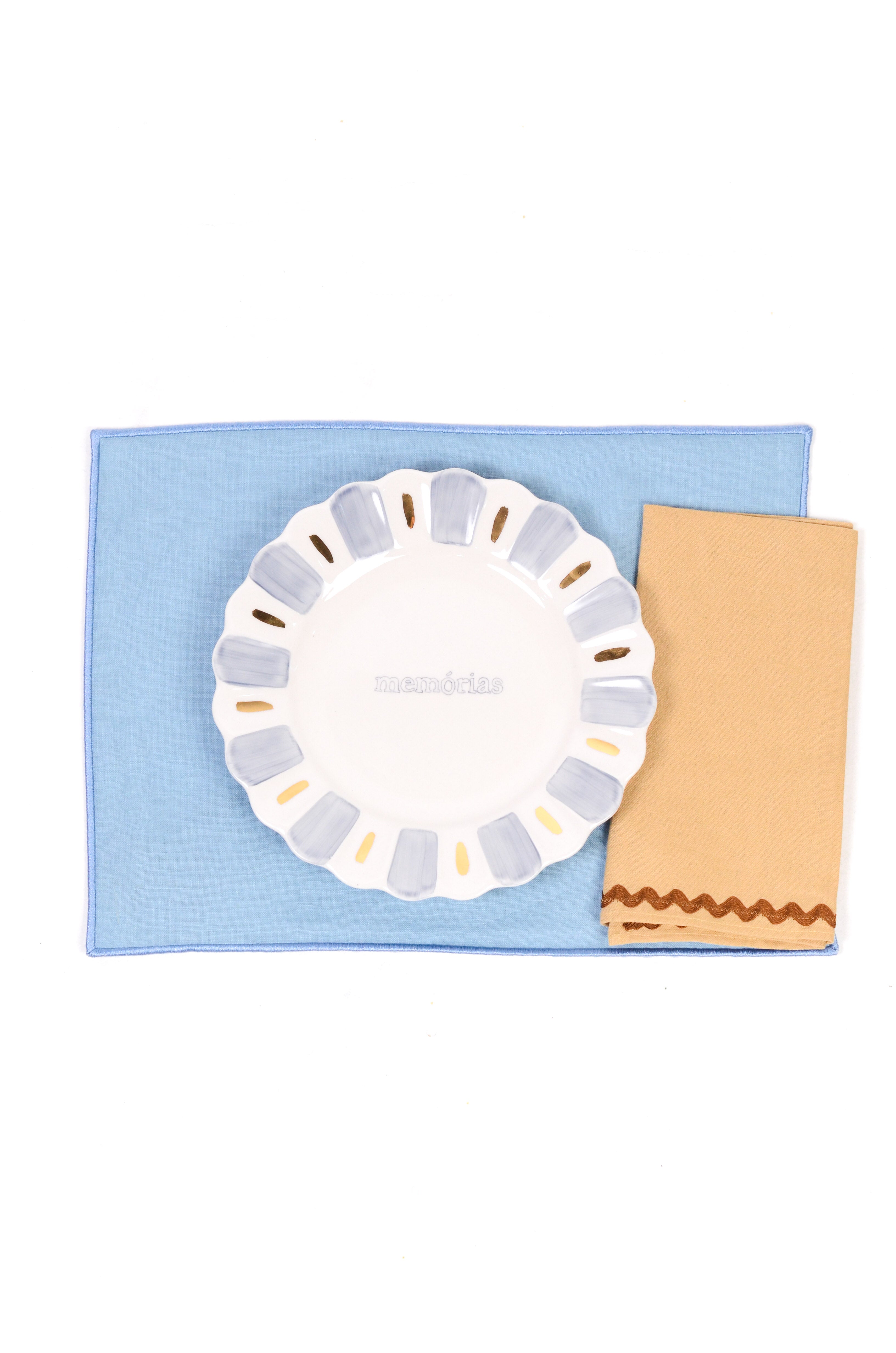 Prato Raso Porcelana Memórias