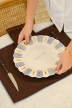 Jogo Americano Linho Marrom Café Bainha Bordada Azul Céu